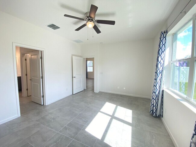 Building Photo - 1273 Hendon Lp