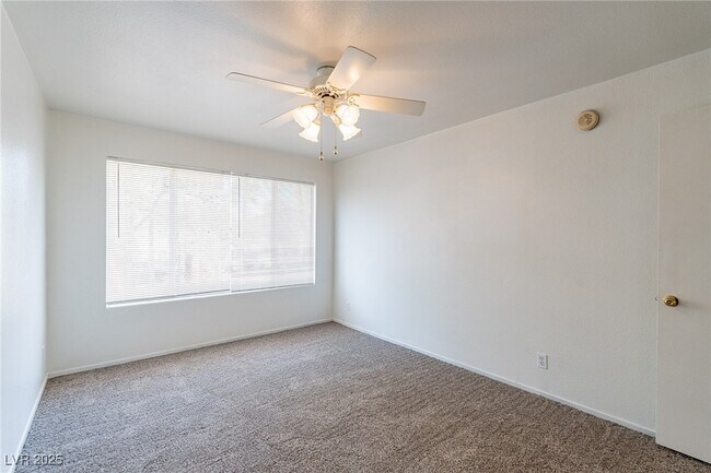 Building Photo - 3061 Key Largo Dr