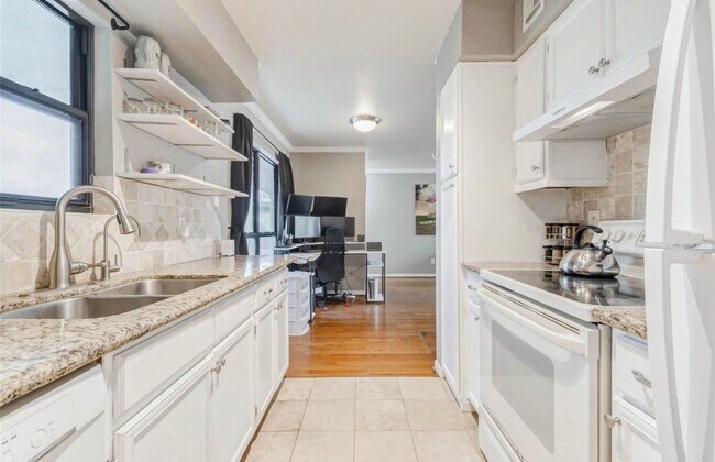 Building Photo - 101 Stratford St