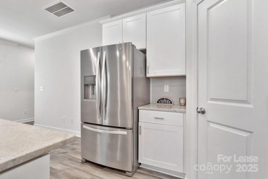 Building Photo - 4013 Armstrong Farm Dr