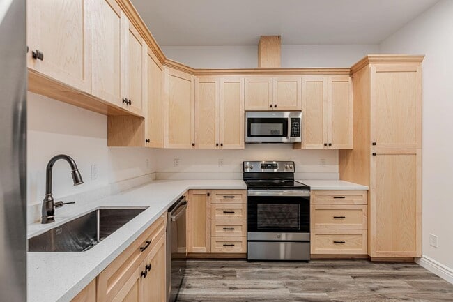 Building Photo - 1353 Perry Ct.