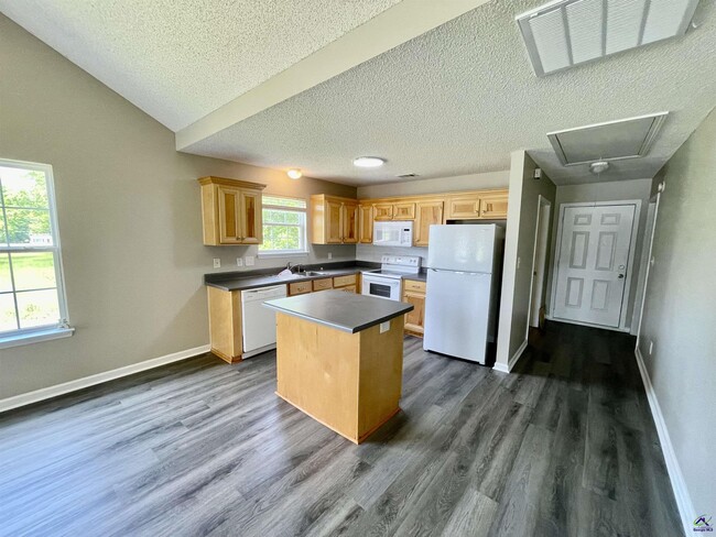 Building Photo - 107 Northpointe Dr