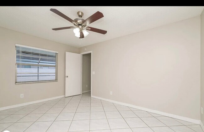 Building Photo - 1321 Coolridge Dr