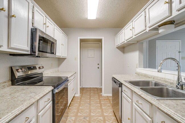 Building Photo - 4517 Compass Ct