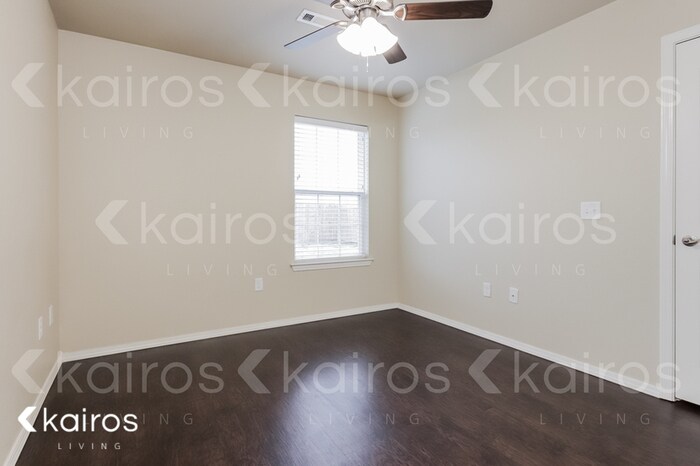 Building Photo - 3893 Thomas St
