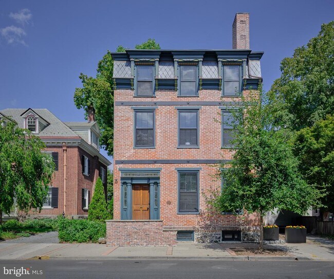 Building Photo - 46 York St