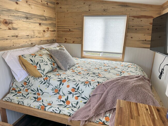 Building Photo - 6554 OR-238