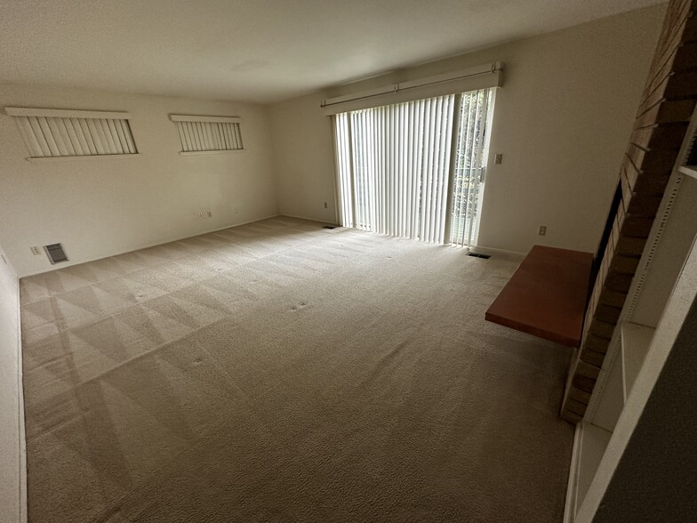 Building Photo - 515 16th Ave SE