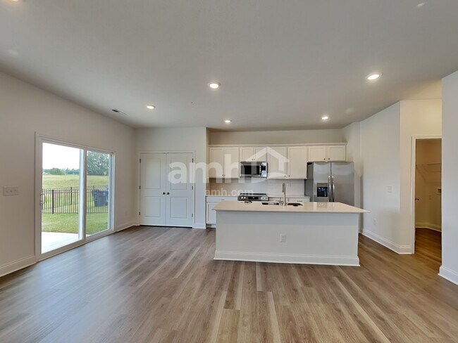 Building Photo - 9184 Henley Ave