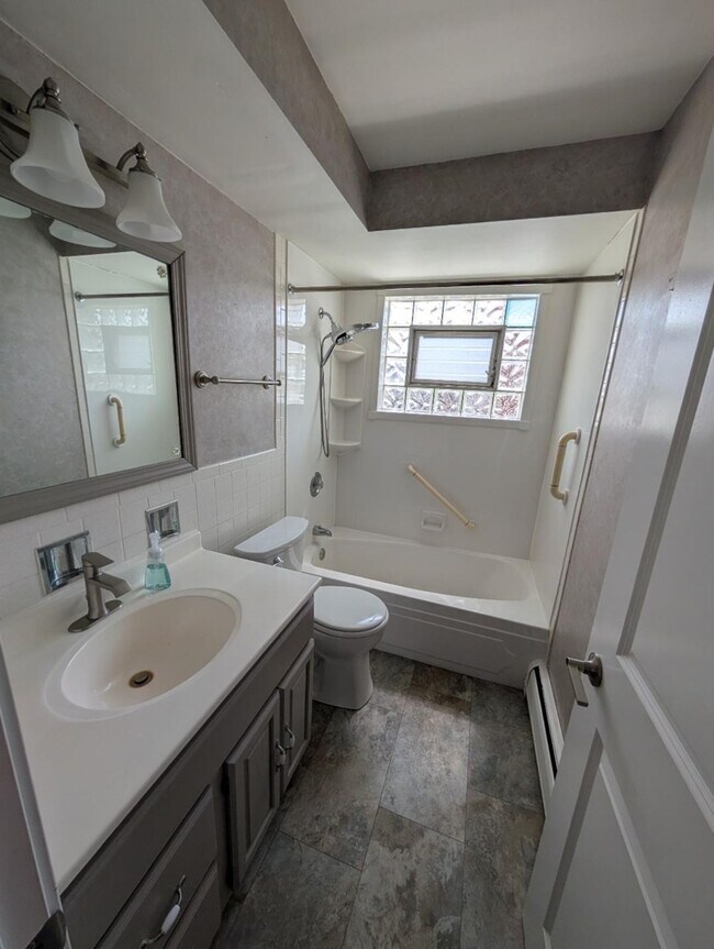 Building Photo - 4752 W 101st St