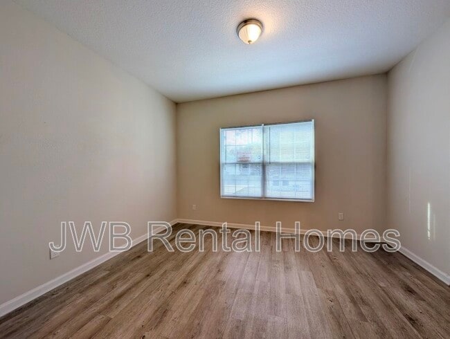 Building Photo - 6437 118th St