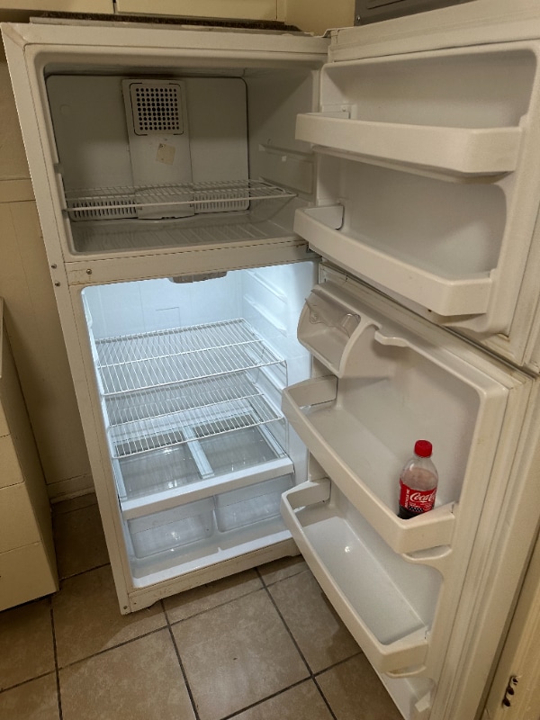 Building Photo - 3049 Lakewood Dr