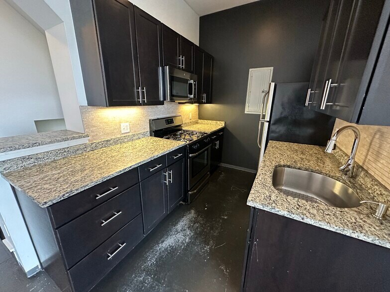 Building Photo - 117 E Berkeley St