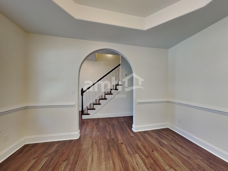 Building Photo - 718 Barrocliff Rd