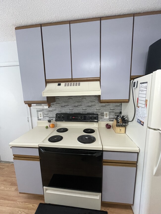 Building Photo - 185 Heather Ln