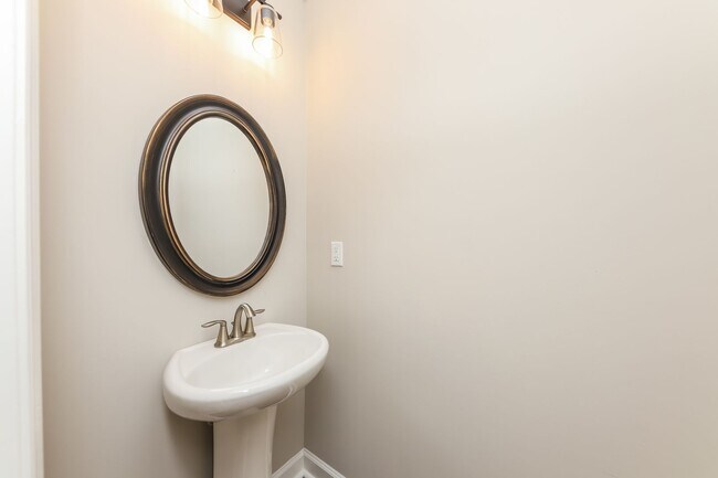 Building Photo - 3604 Silvery Wy