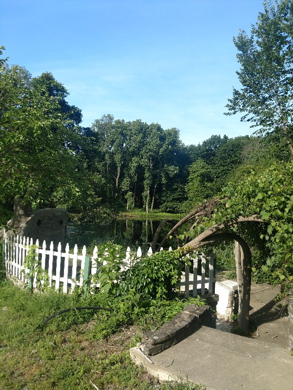 Building Photo - 261 S Riverside Rd