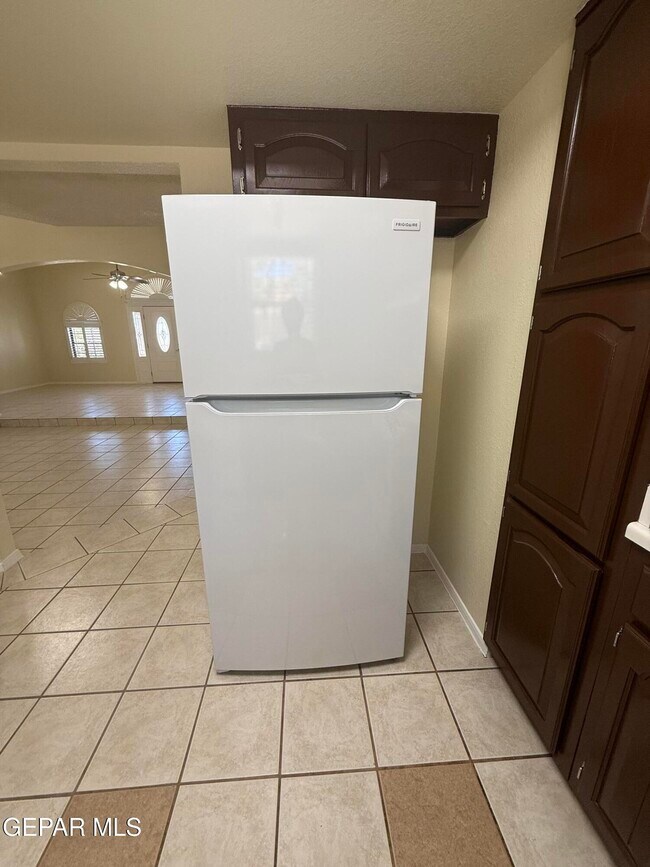 Building Photo - 12000 Ivory Gate Way