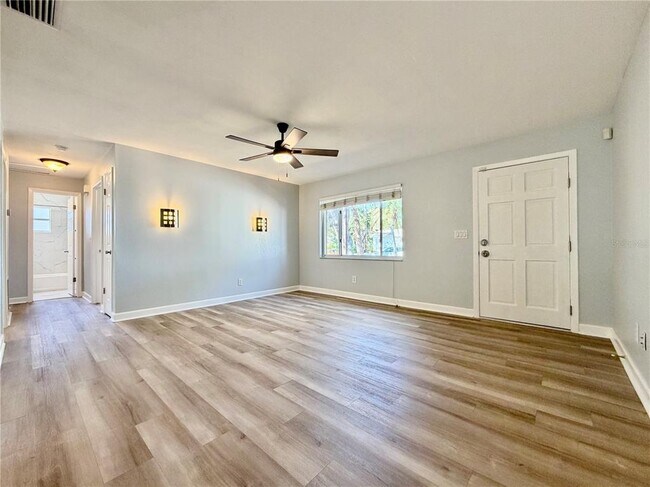 Building Photo - 510 81st Ave N