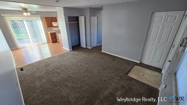 Building Photo - 3BD 1BTH Ranch in the Pleasant Run Neighbo...