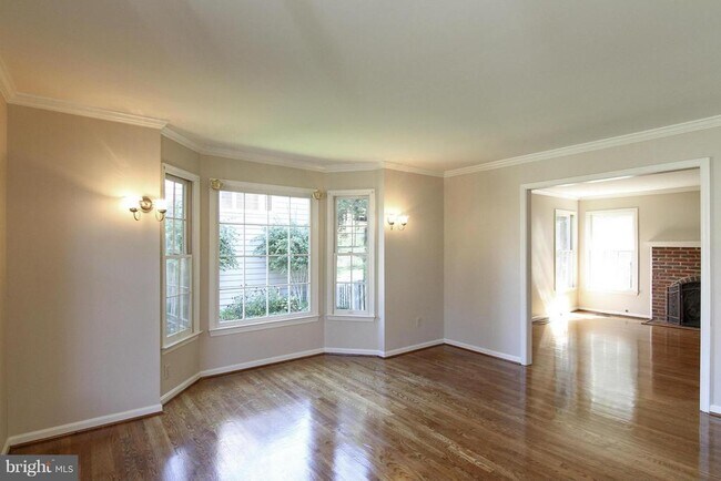 Building Photo - 4269 Exeter Dr