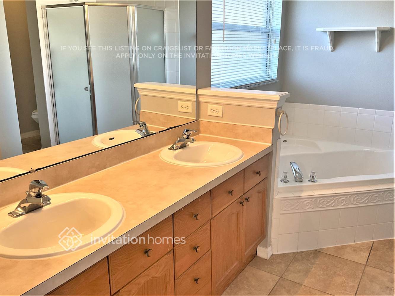Building Photo - 13518 Biscayne Dr
