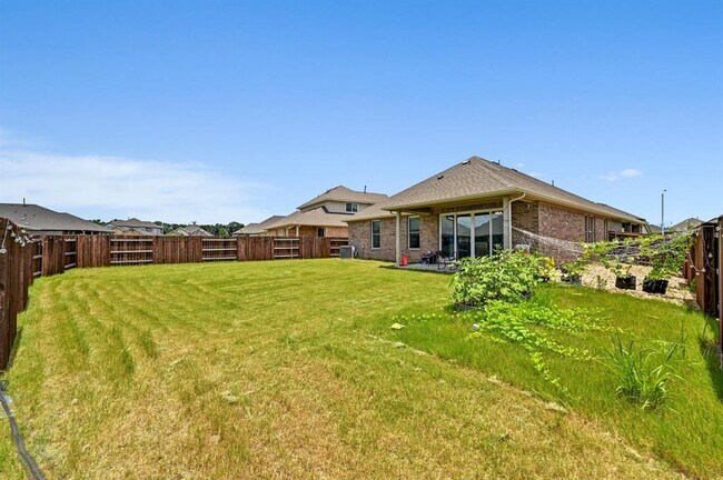 Building Photo - 2037 Wilsons Warbler Dr