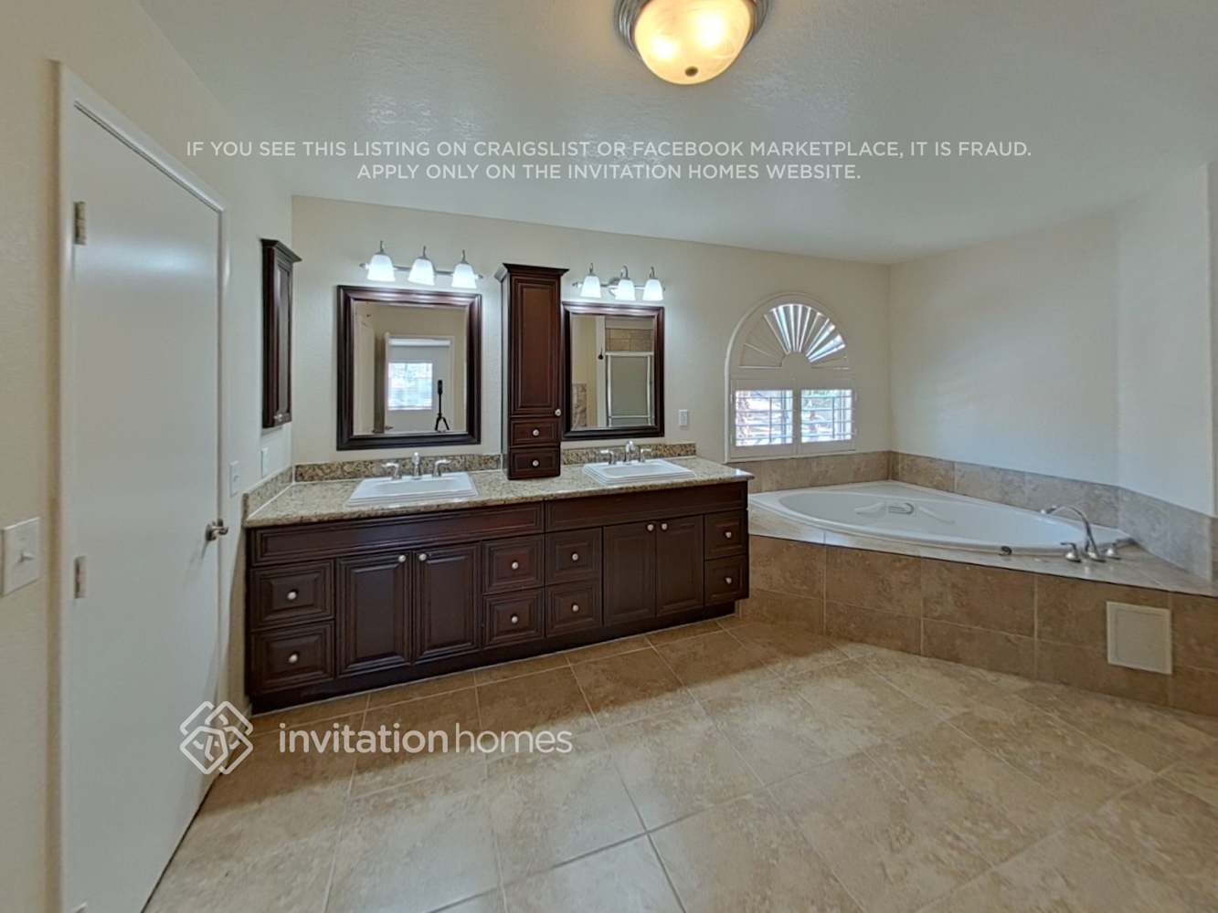 Building Photo - 740 Spruce Tree Cir