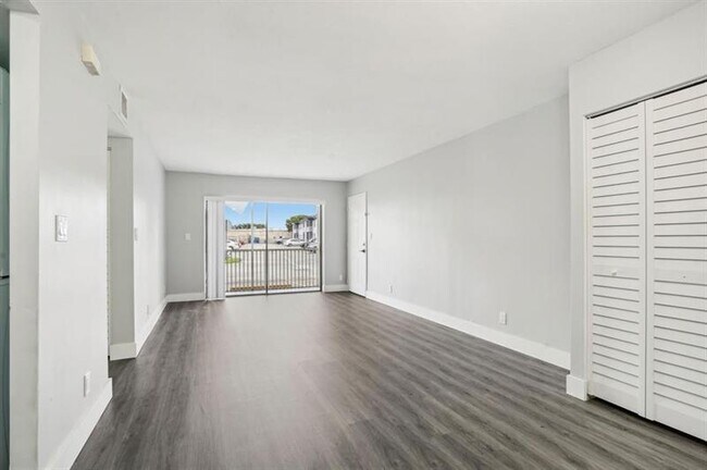 Building Photo - 3210 NW 84th Ave