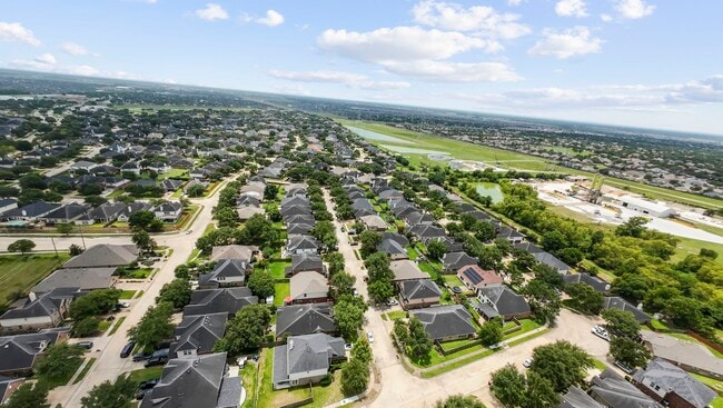 Building Photo - 6914 Grants Hollow Ln