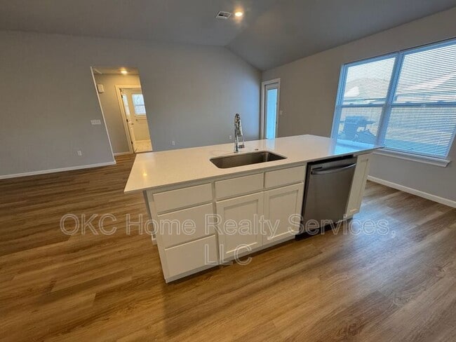 Building Photo - 928 Dusky Valley Ln