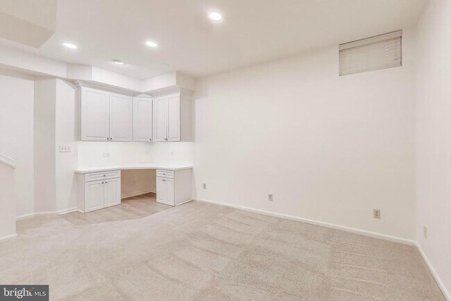Building Photo - 1325 Chetworth Ct