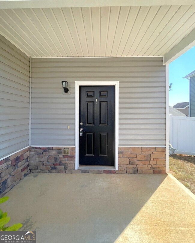 Building Photo - 149 High Point Way