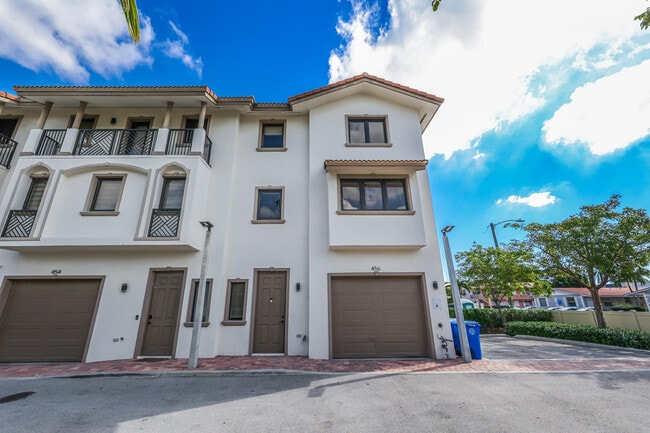 Building Photo - 456 NW 41st St