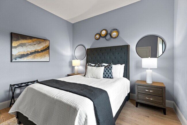 Building Photo - 2209 Silverbonnet St