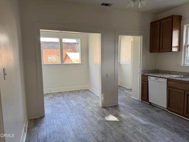 Building Photo - 548 Herbert St