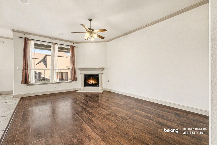 Building Photo - 588 Deverson Dr