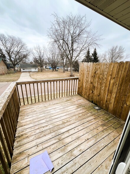 Deck - 1400 E Rushmore Dr