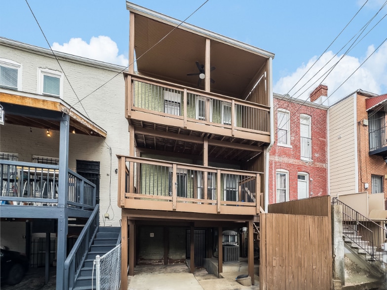 Building Photo - 27 Todd Pl NE