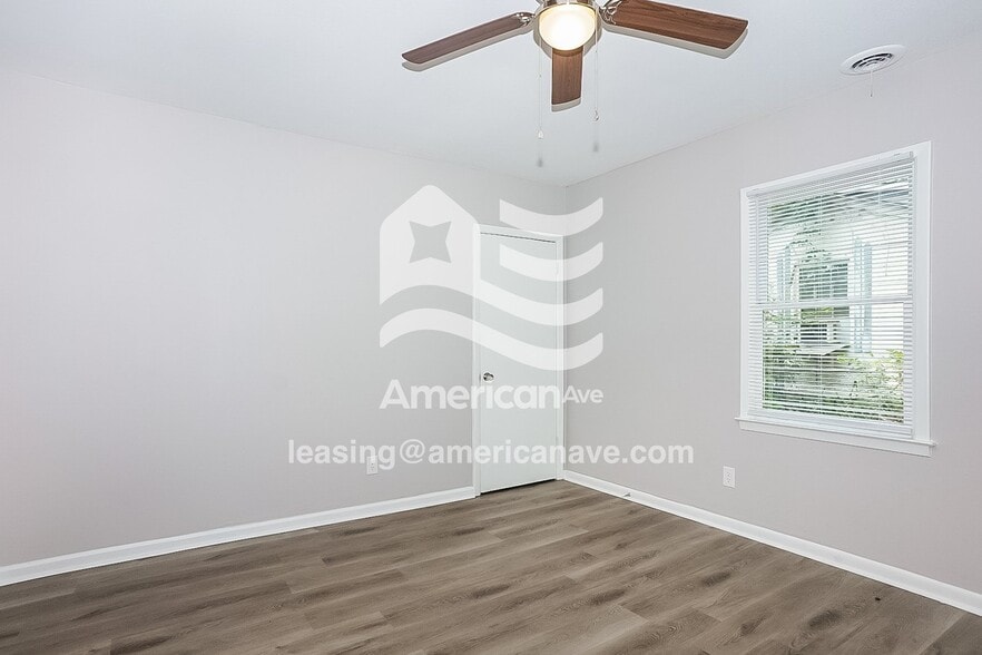 Building Photo - 2152 Bayvale Rd