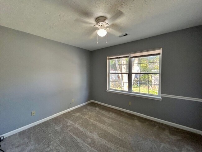 Building Photo - Charming 4-Bedroom Home Near Morse Park & ...