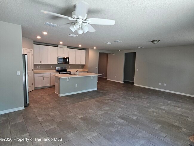 Building Photo - 2353 Glenridge Dr