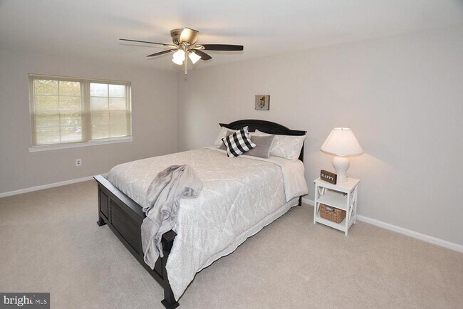 Building Photo - 8323 Stationhouse Ct