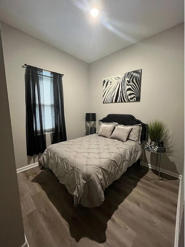 Building Photo - 456 Avon Ave