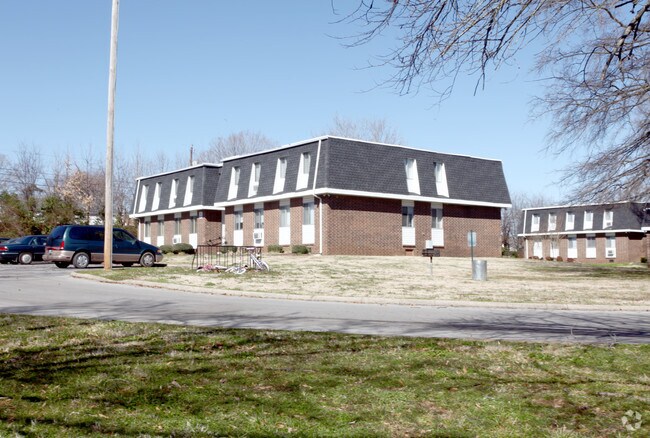 Building Photo - Colonial Village Apartments