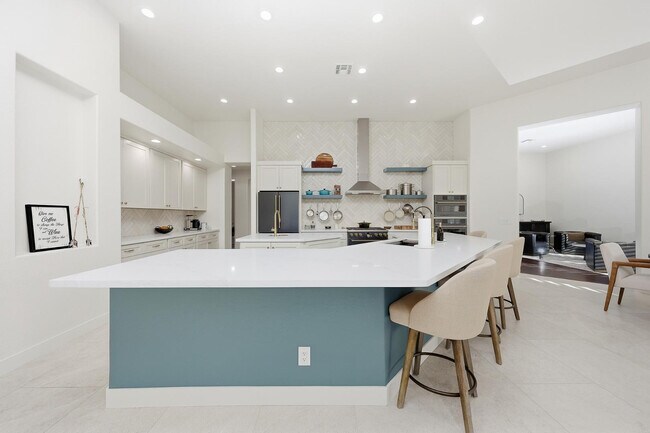 Building Photo - 6570 S Bogle Ave