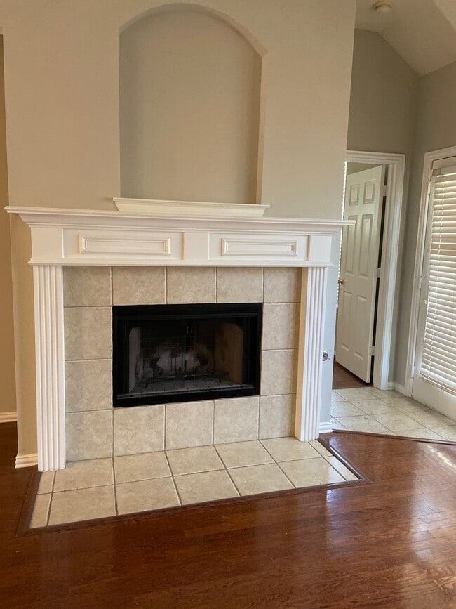 Building Photo - 11753 Ficus Dr