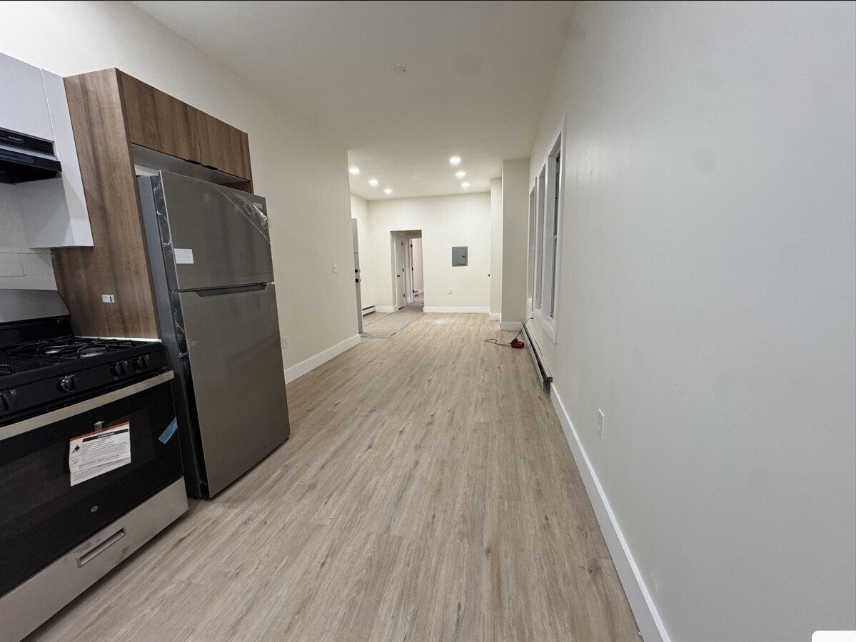 184 Virginia Ave 1R - 186 Virginia Ave