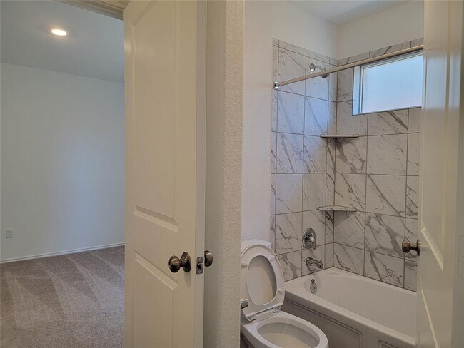 Building Photo - 100 Montego St