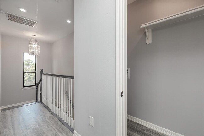 Building Photo - 6607 Avenue O